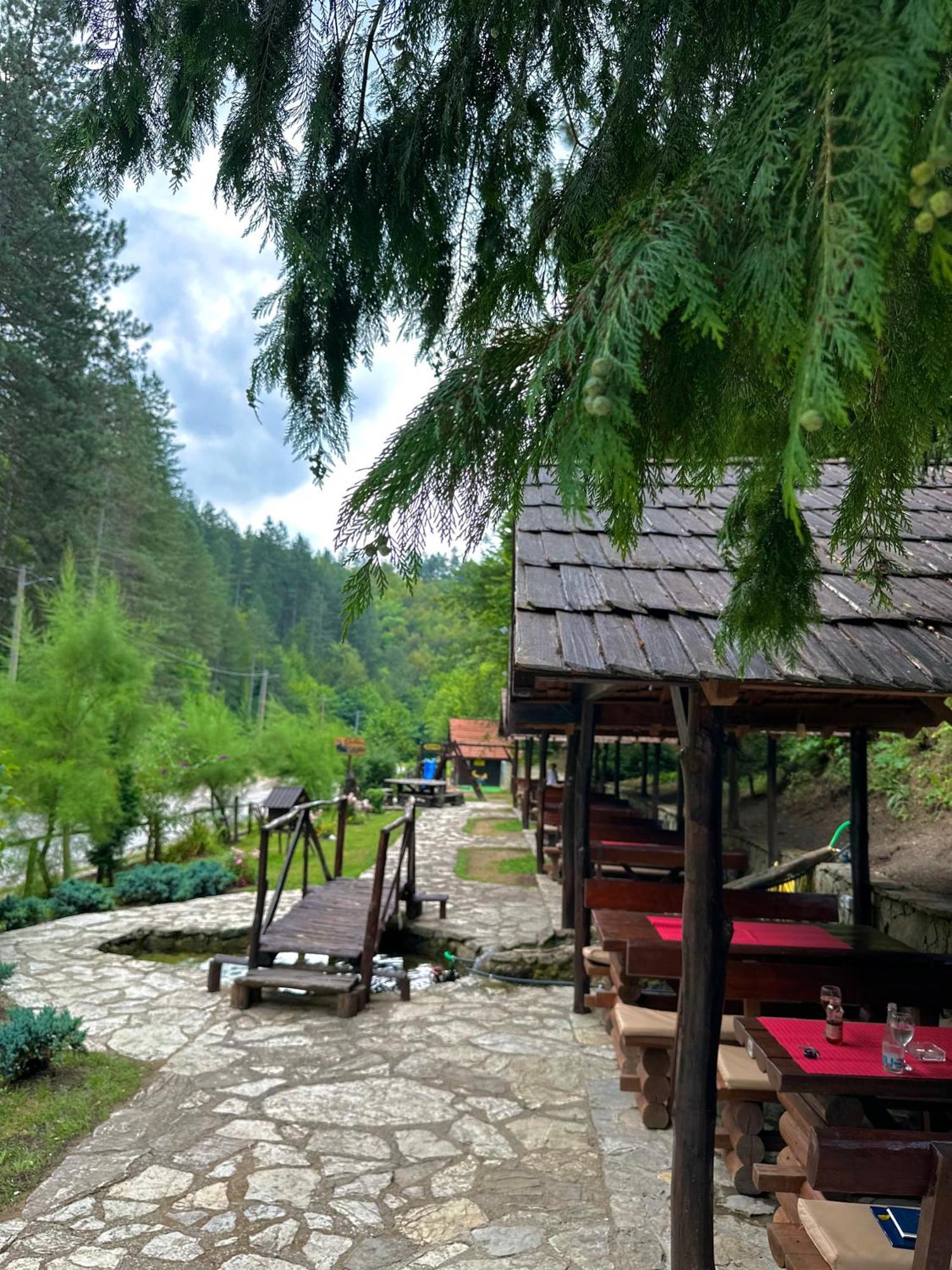 Motel Stovrela Cazin Exteriör bild