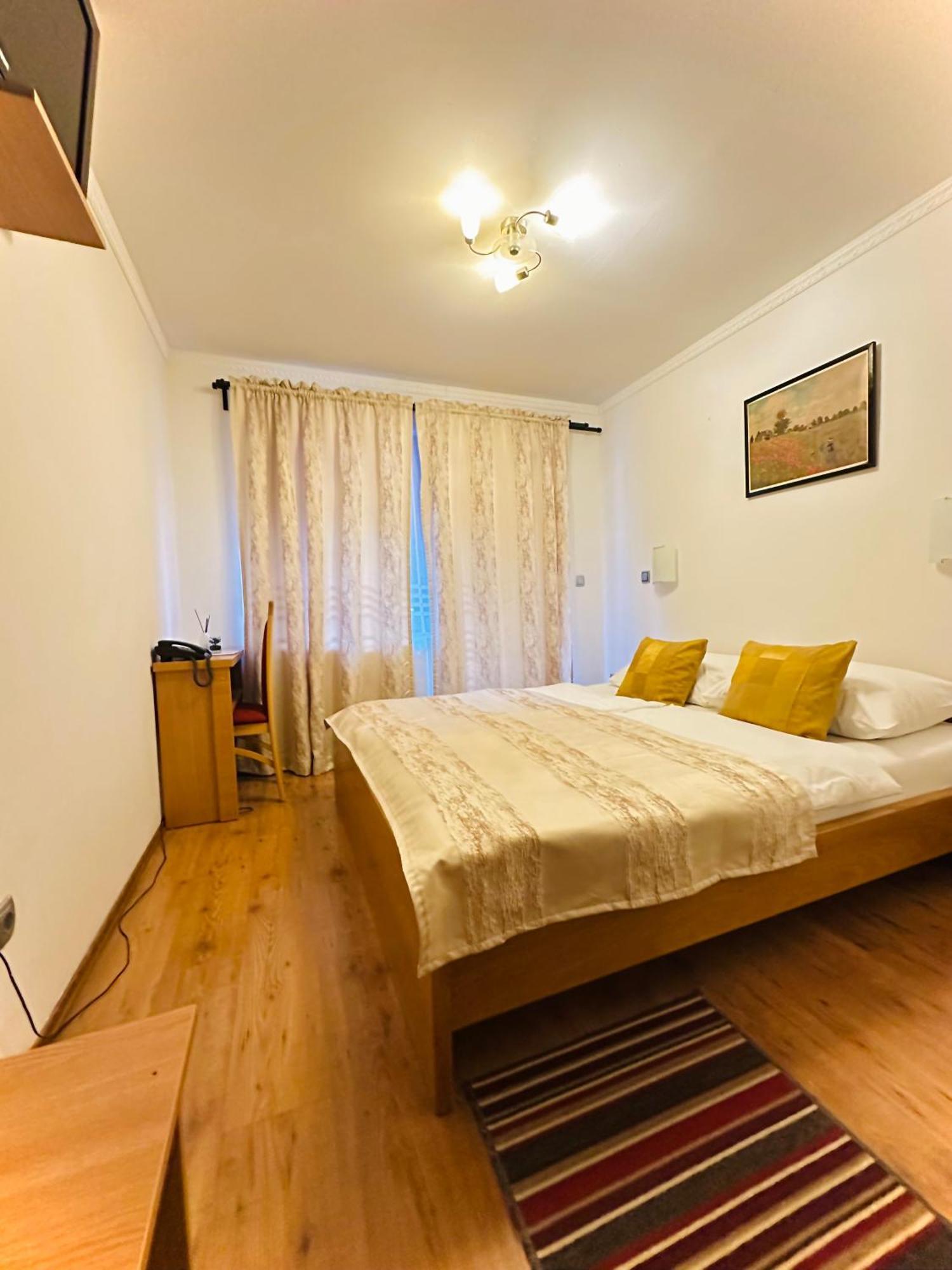 Motel Stovrela Cazin Exteriör bild